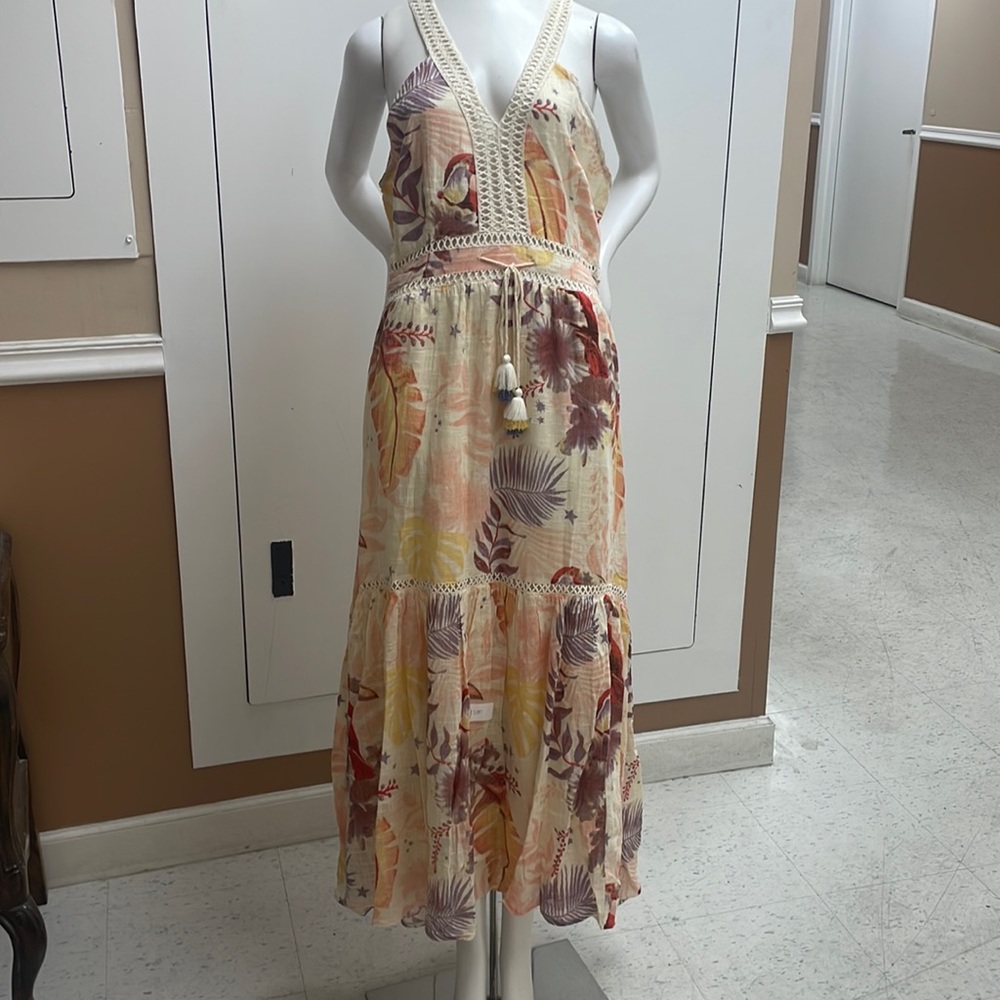 Chic and fresh beautiful maxi dress for this summer